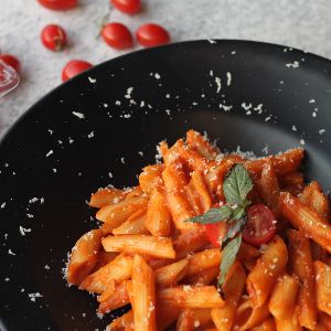 پنه ، سس مارینارا ، پنیر پارمسان