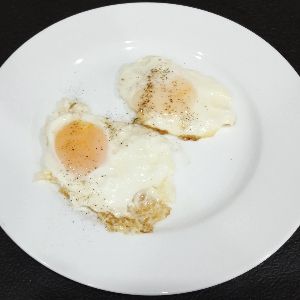 2 عدد تخم مرغ