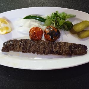 یک سیخ کباب چنجه(گوشت ساطوری راسته گوساله)