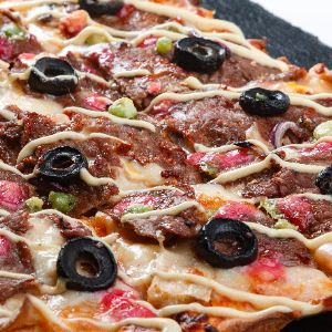 استیک راسته گوساله-قارچ-زیتون-پنیرپستو-پنیر مخصوص