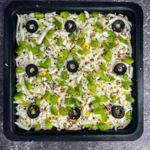 گوشت چرخ شده-قارچ- زیتون-پنیر مخصوص