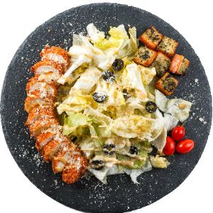 رول مرغ سوخاری-کاهو-زیتون -گوجه زیتونی-نان کروتان-پنیر پارمزان-سس سزار