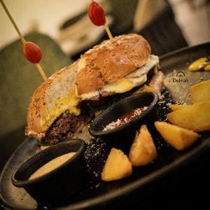۲۰۰ گرم برگر دستی + قارچ و پنیر