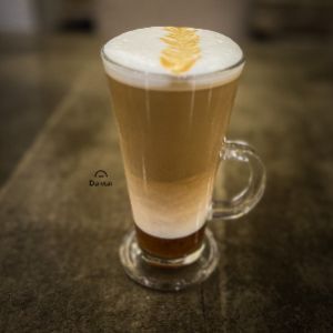 اسپرسو + شیر فوم + سس شکلات