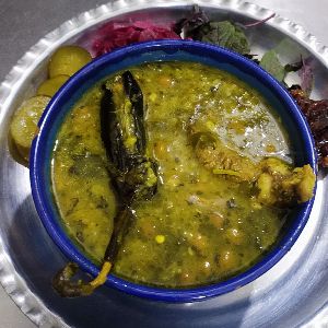 نخود ، لوبیا ، برنج ، قوره ، گوست گوسفندی ، سبزی مخصوص و بادنجان