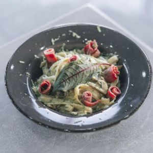 پنه، بیکن، قارچ، سس آلفردو، پنیر پارمسان