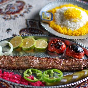 خوشمزه و لذیذ از گوشت تازه فیله گوساله به وزن 150گرم ،به همراه برنج اعلا ایرانی و دورچین