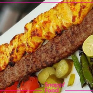یک عدد کباب کوبیده بعلاوه یک عدد جوجه کباب