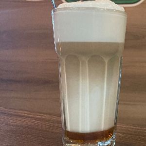 شکلات آب شده، شیر فوم دار گرم، اسپرسو