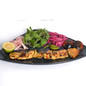 250 گرم سینه مرغ مرینیت + دورچین
 250grams of marinated chicken breast + cinnamon
