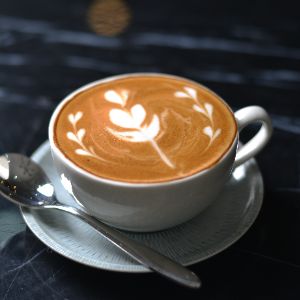 اسپرسو + شیر فوم + رز فلیور