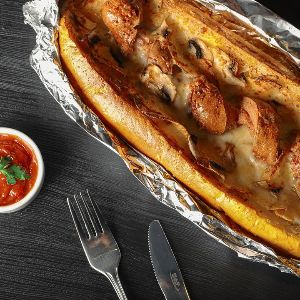 هات داگ،قارچ،پنیر موزارلا،چیپس خلال،سس خیارشور