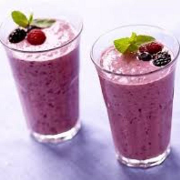 شاتوت و توت‌فرنگی...آب میوه