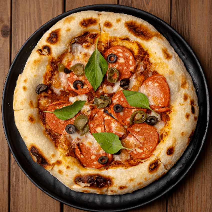 سس مارینارا-پنیر پیتزا-پپرونی-هالوپینو-زیتون-ریحان