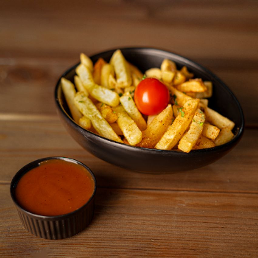 سیب زمینی سرخ شده-ادویه-گوجه گیلاسی-سس کچاپ