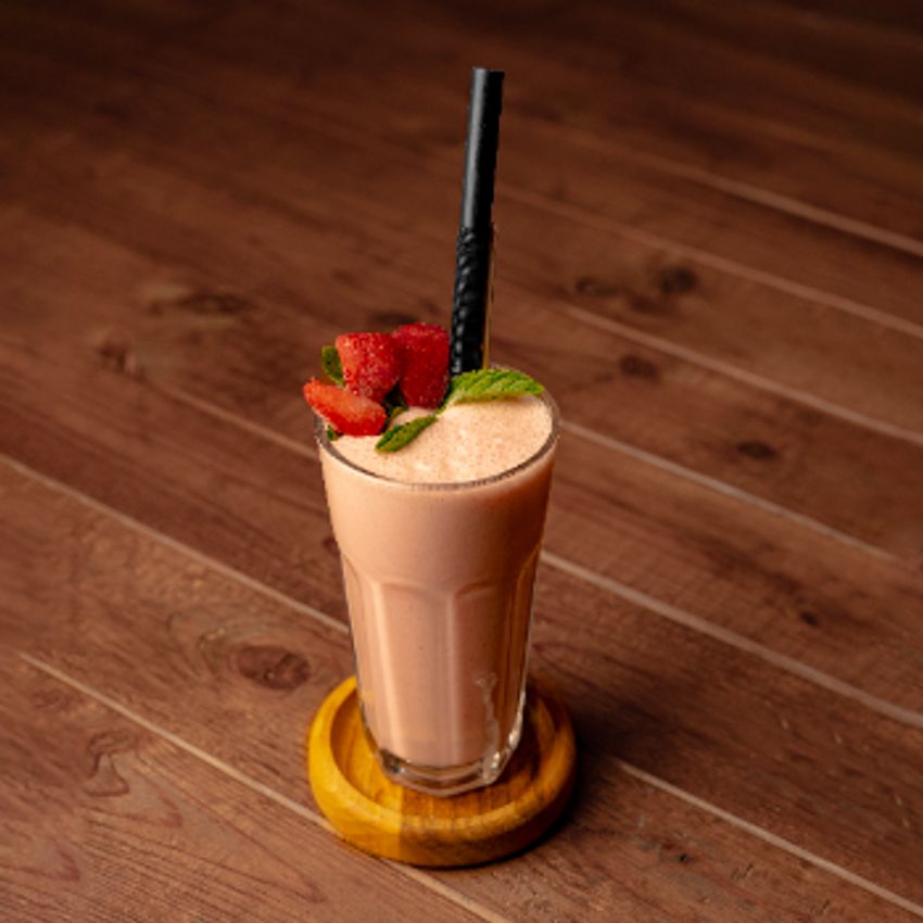 بستنی وانیل-توت فرنگی-شیر