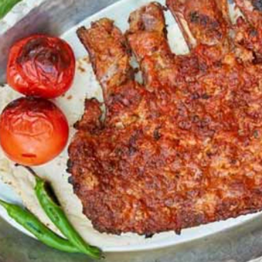 همان دنده گوسفندی درجه یک اینبار با سس مخصوص کرمانشاهی 