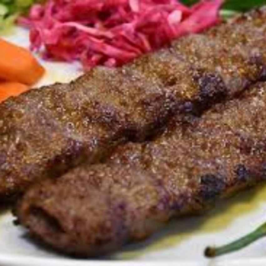 صد پنجاه گرم گوشت مخلوط گوسفندی وقلوگاه