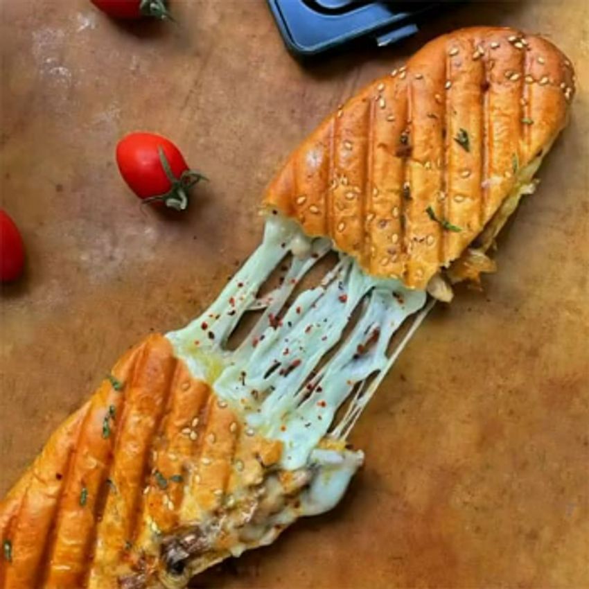10 % مالیات بر ارزش افزوده جداگانه محاسبه میگردد