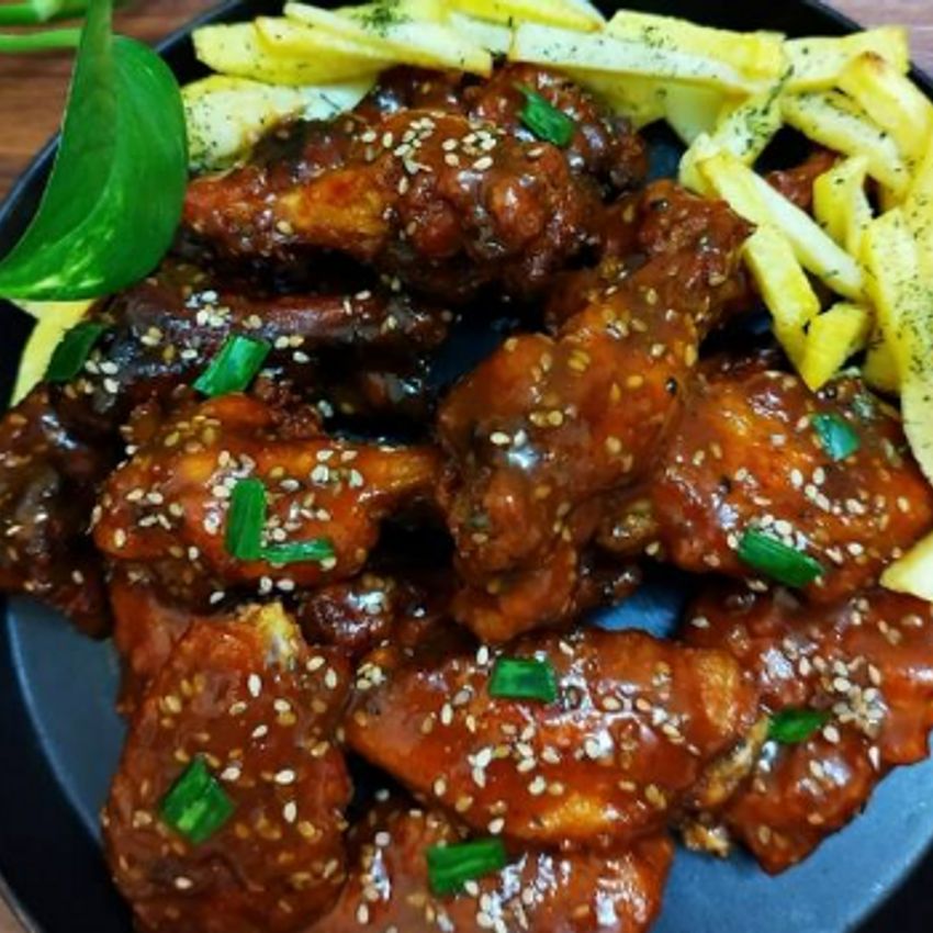 10 % مالیات بر ارزش افزوده جداگانه محاسبه میگردد