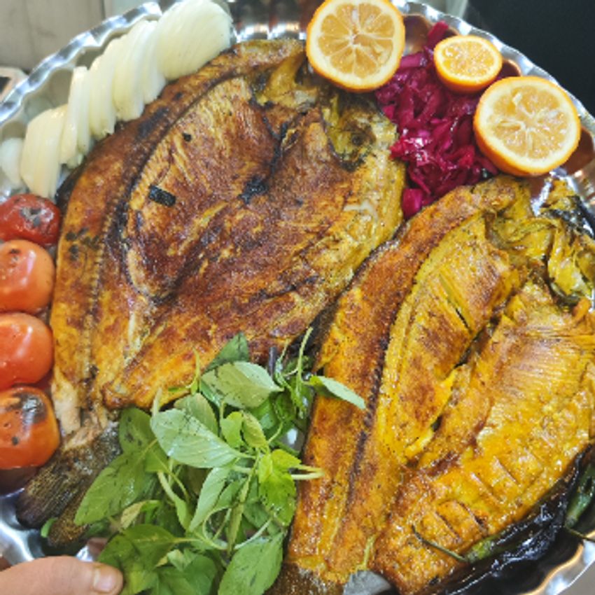 قزل شهرکرد ۷۰۰تا ۹۰۰گرم سرخ کرده با ادویه مخصوص