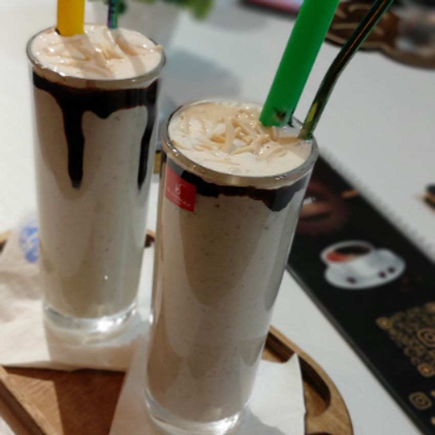 مقویه اما طعم خارق‌العادش کاری میکنه که تو فقط به گز و پسته و بستنی و روزای خوب فکر کنی