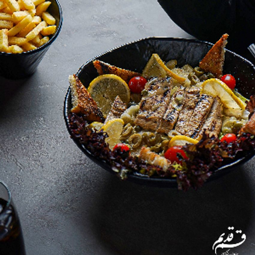 همراه مرغ گریل (مناسب برای دو نفر)