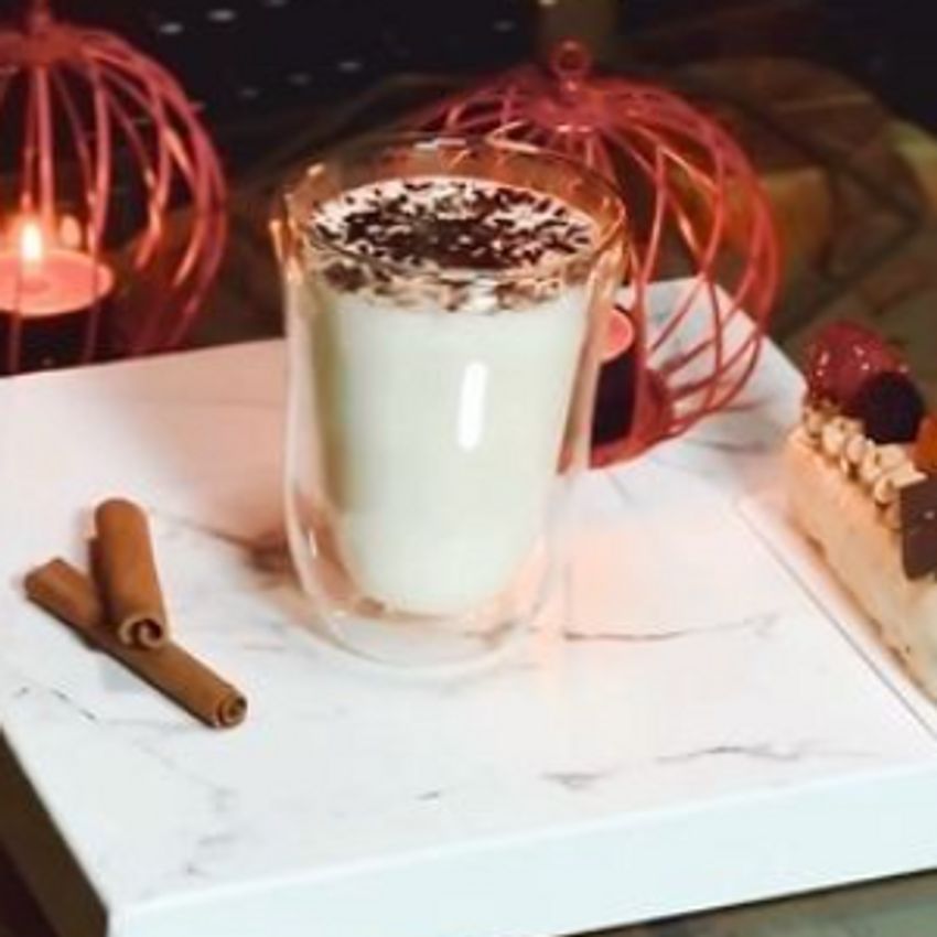 طعم شکلات سفید تو رو یاد بستنی داغ میندازه