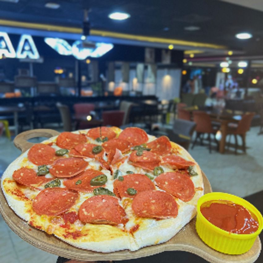 سس فلفل کبابی،پپرونی،فلفل دلمه ای،پنیر پیتزا