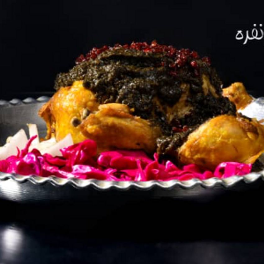 مرغ شکم پر دونفره کامل که به سه نفر هم میرسه غذای محلی و لذیذ
