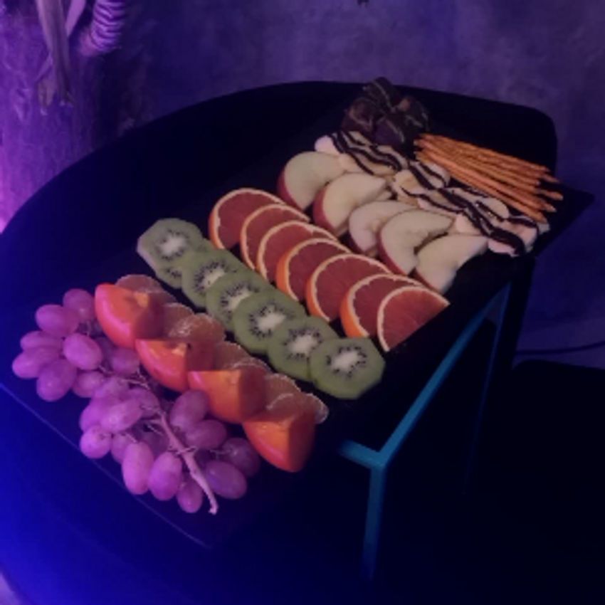 7مدل میوه فصل با 4 تیکه شکلات مخصوص و چوب شور