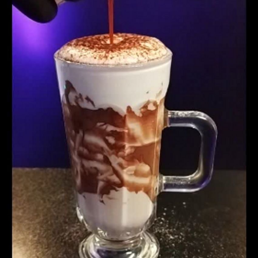 نوتلا شیر اسپرسو و سیروب فندوق