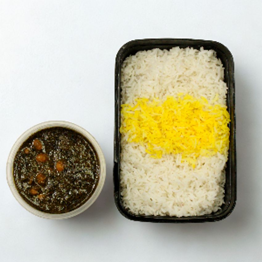 ۲۵۰ گرم خورشت قرمه سبزی حاوی ۶۰ گرم گوشت(۲ تکه)
۳۰۰ گرم برنج سفید ایرانی