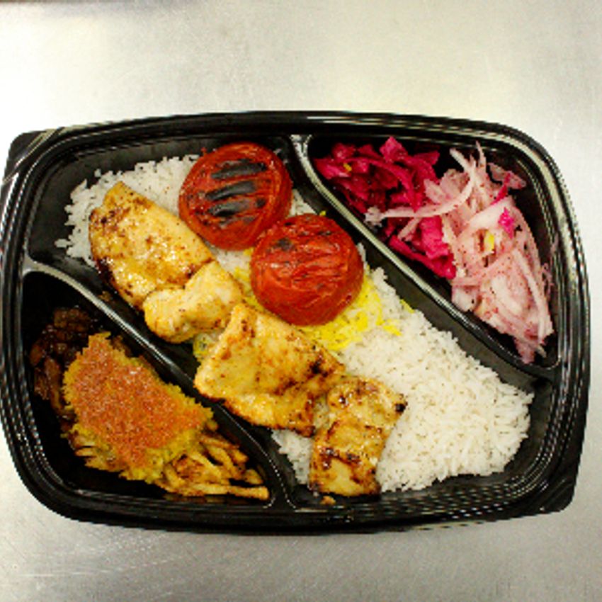 یک سیخ جوجه سینه۱۵۰ گرمی بدون استخوان مرینیت مخصوص افرو+ ۳۰۰ گرم برنج سفید ایرانی به همراه دورچین