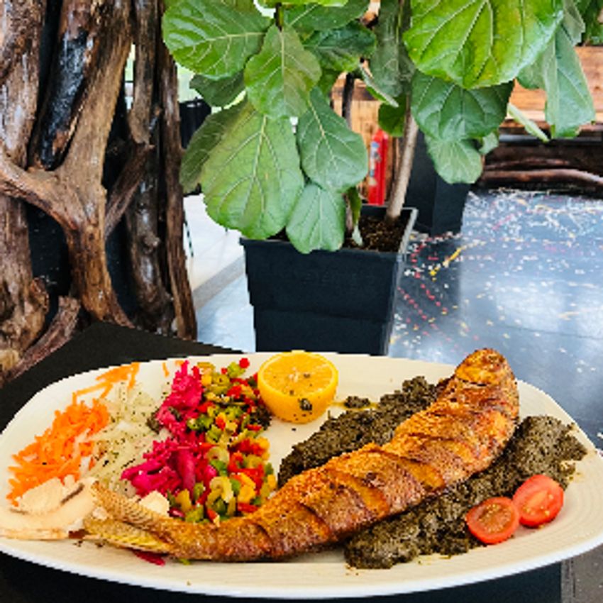 یک عدد ماهی سفید