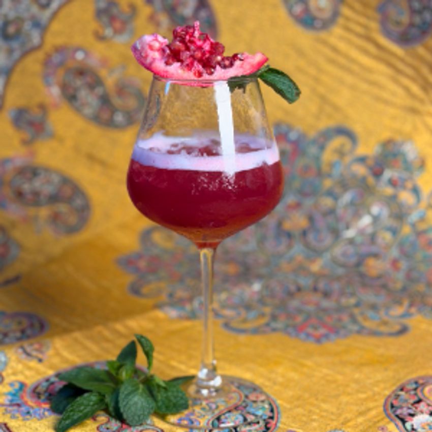 300 سی سی آب انار طبیعی