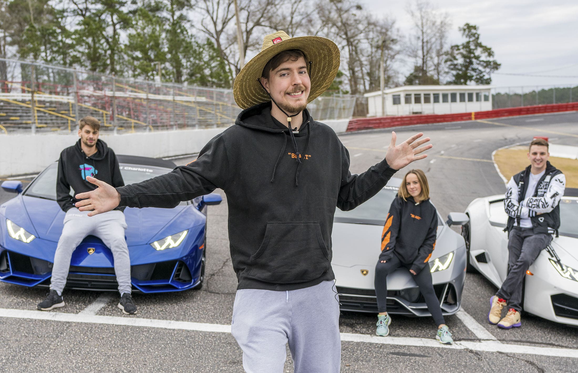 mrbeast درباره ی.jpg