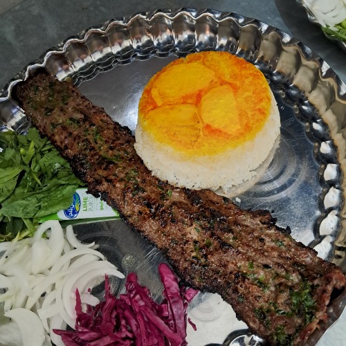 ثریایی برگ(کباب دو رو300گرم راسته گوسفندی و100گرم کوبیده. گوسفندی)