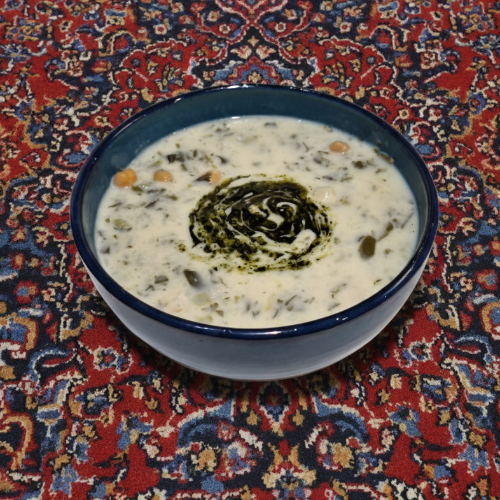 آش دوغ با سبزی آش، دوغ، برنج،نخود، تزئین شده با نعناع داغ، نان سنگک یا بربری، ارائه در ظرف یکبار مصرف بهداشتی
500 گرم - یک کیلو